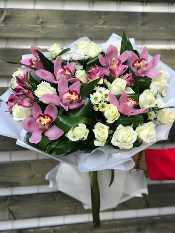 Букет цветов из: Розы и Хризантемы в Разметелево