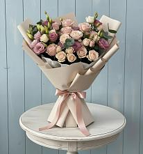 Букет цветов из:  Розы и Лизиантусы в Разметелево