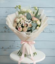 Букет цветов из:  Розы и Лизиантусы в Разметелево
