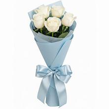 Букет 5 Белых роз Проуд в Разметелево