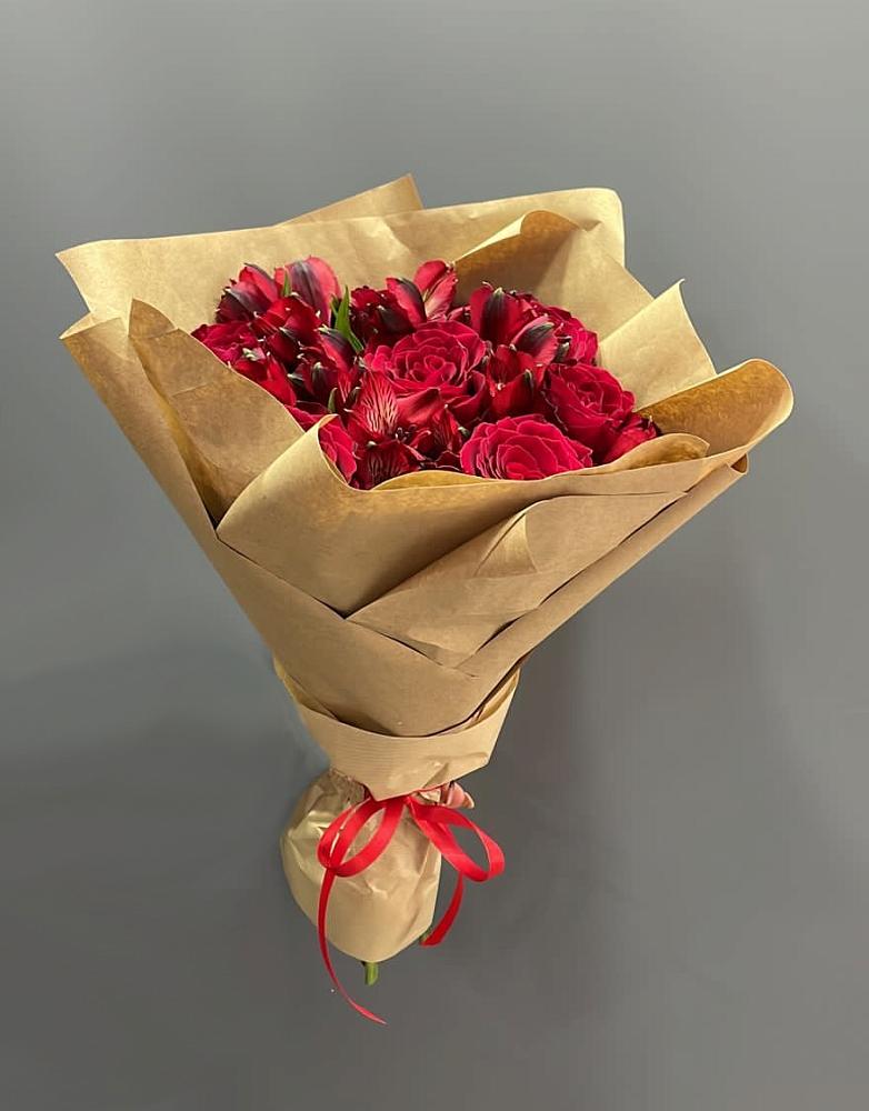 Букет цветов из: Альстромерии и Розы в Разметелево