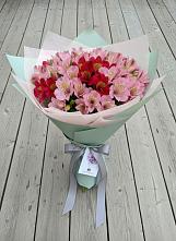 Букет цветов из:  Альстромерии в Разметелево