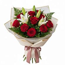 Букет цветов из:  Лилии и Розы в Разметелево