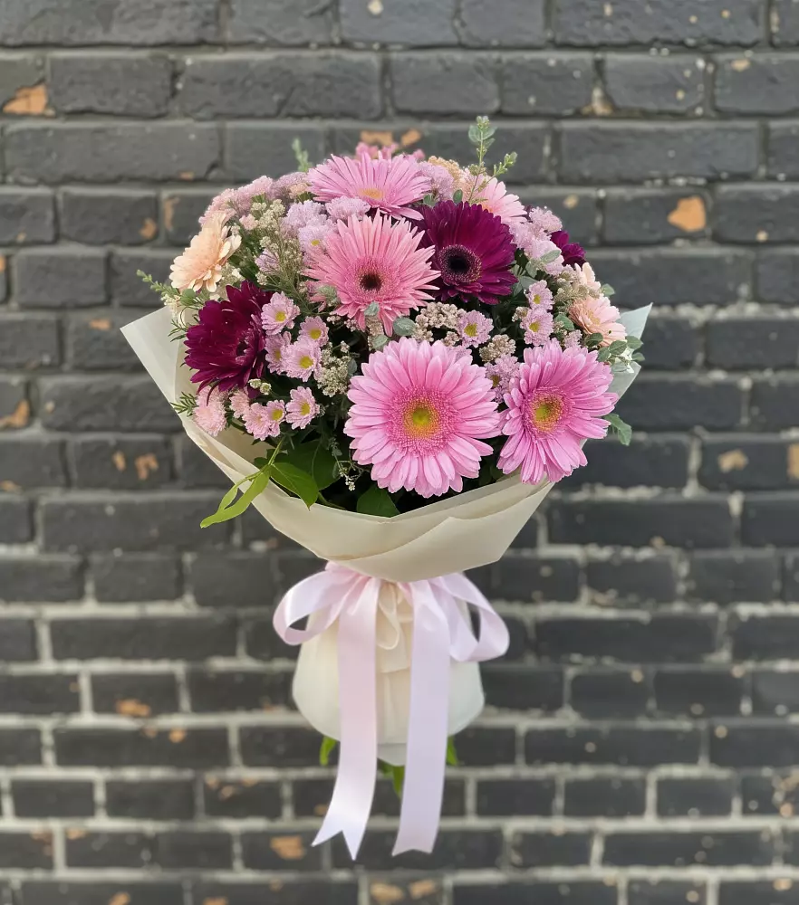 Букет цветов из: Герберы и Хризантемы в Разметелево
