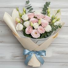 Букет цветов из:  Лизиантусы в Разметелево