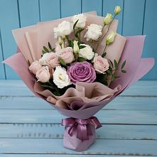 Букет цветов из:  Розы и Лизиантусы в Разметелево