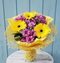 Букет цветов из:  Хризантемы и Герберы в Разметелево