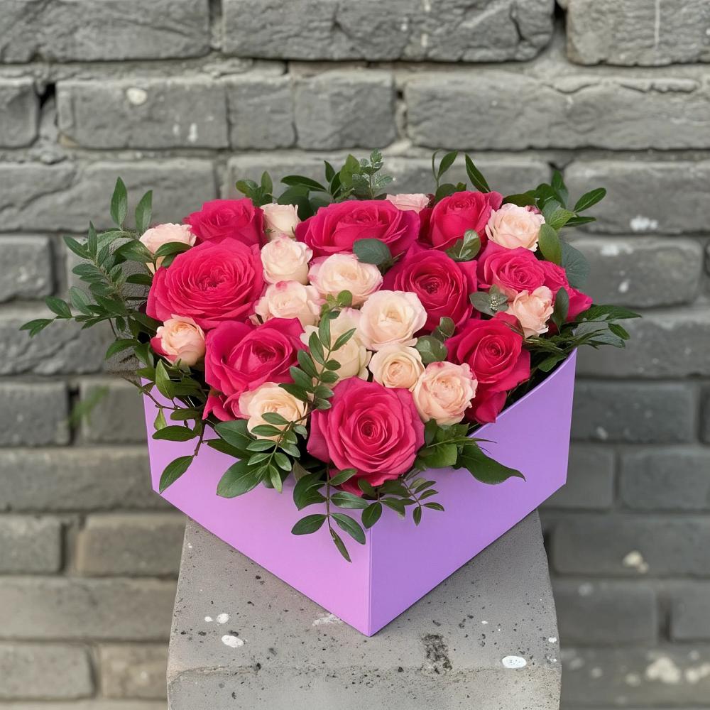 Цветочная композиция из Розы в коробке в Разметелево