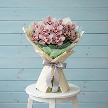 Букет цветов из:  Орхидеи и Розы в Разметелево