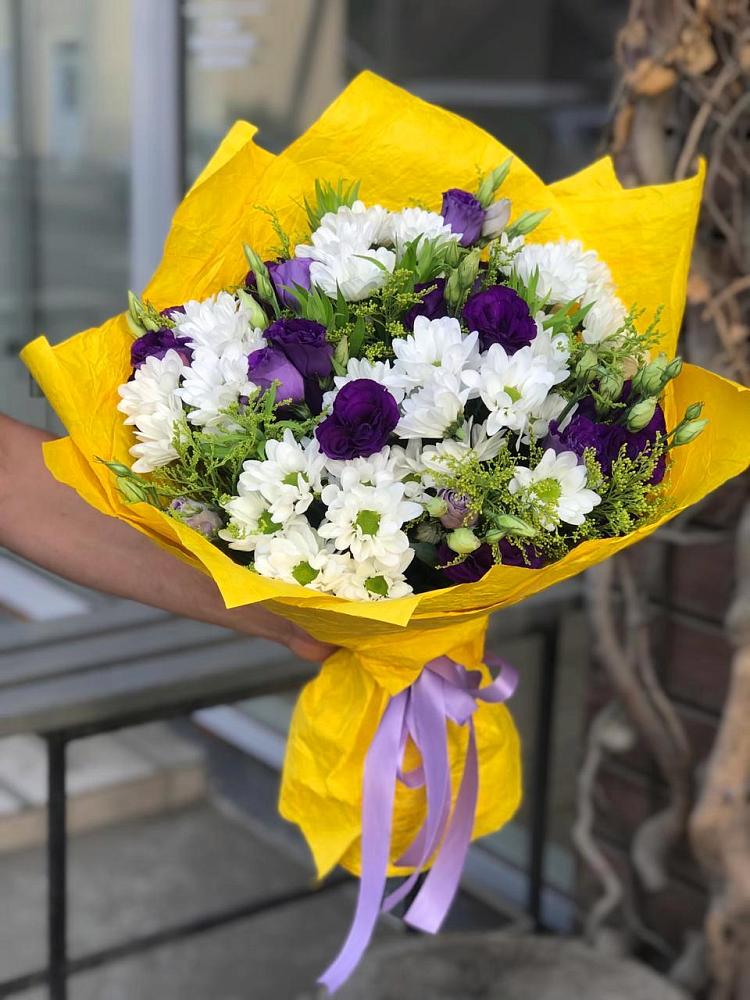 Букет цветов из: Ирисы, Хризантемы и Ромашки в Разметелево