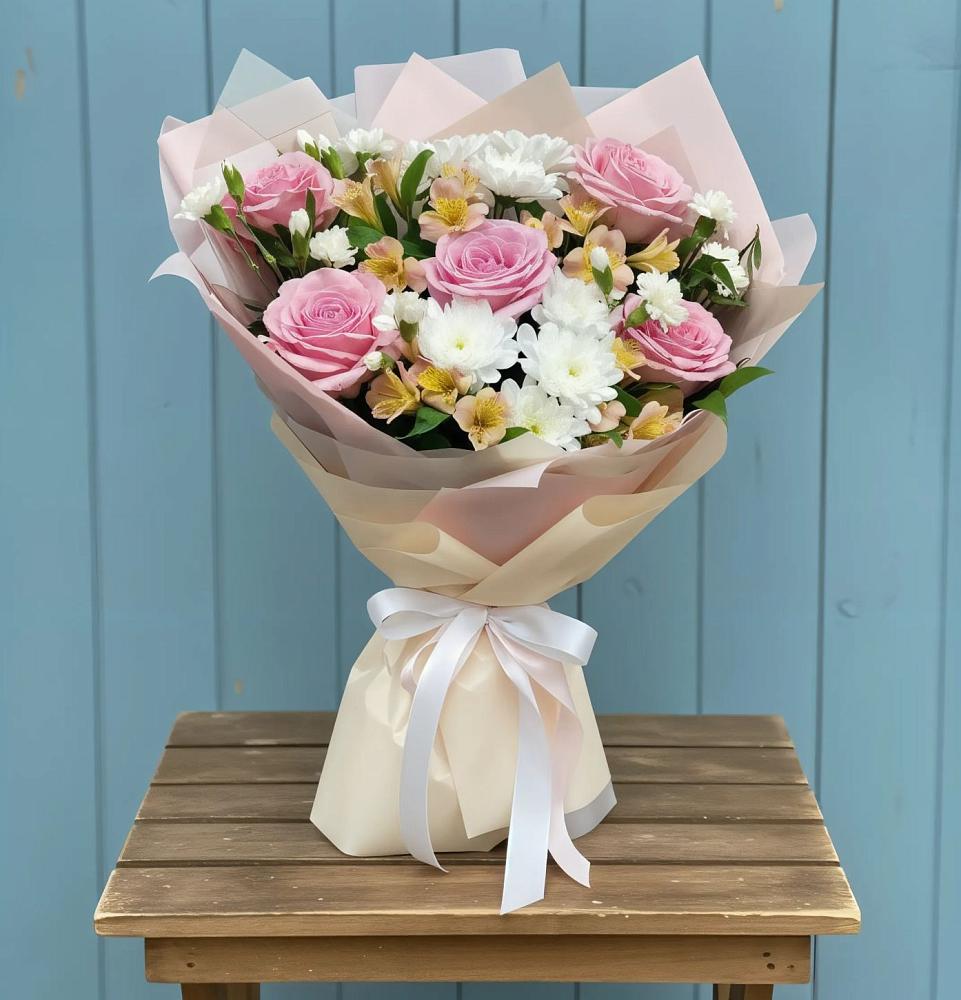 Букет цветов из: Гвоздики, Орхидеи и Розы в Разметелево