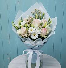 Букет цветов из:  Розы и Лизиантусы в Разметелево