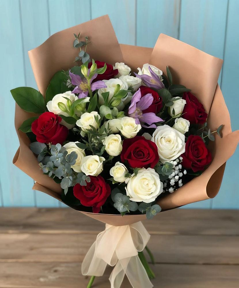 Букет цветов из: Розы и Альстромерии в Разметелево