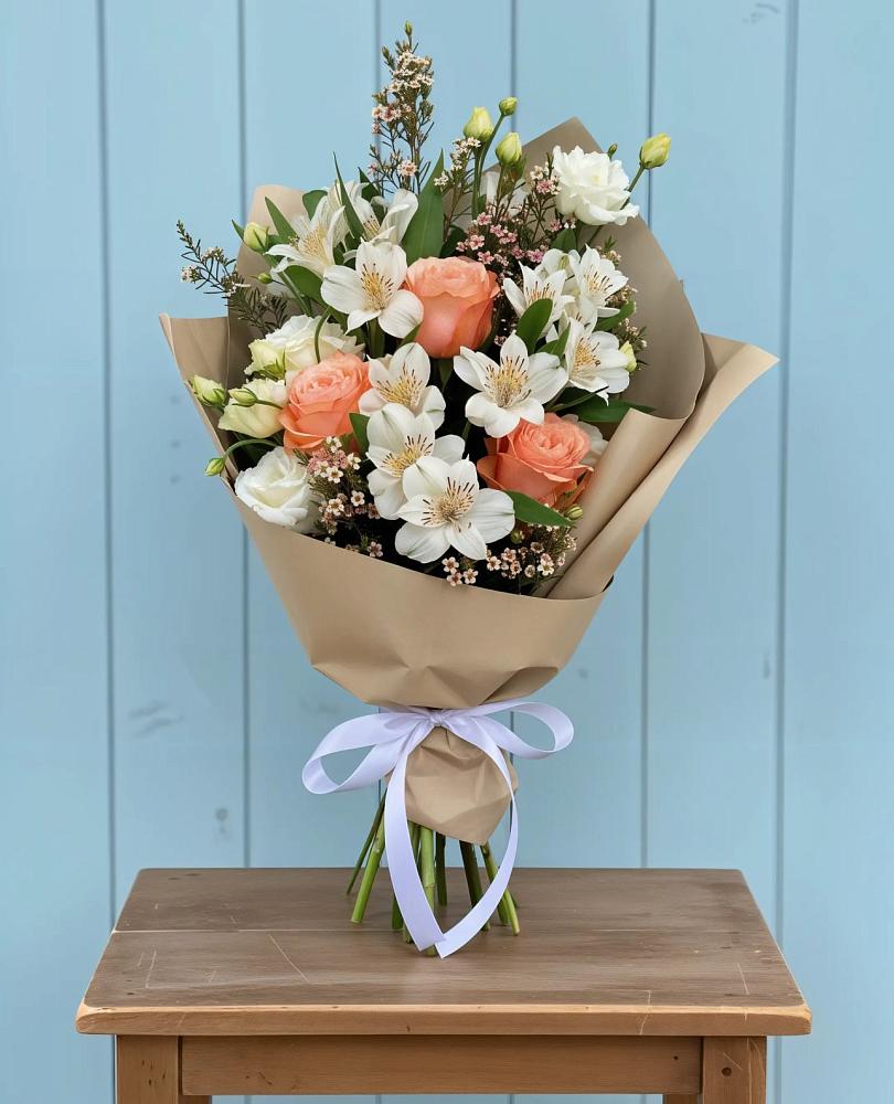 Букет цветов из: Альстромерии, Лизиантусы, Розы и Хризантемы в Разметелево