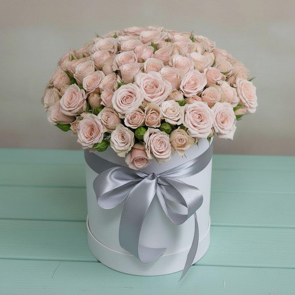 Цветочная композиция из Розы в шляпной коробке в Разметелево